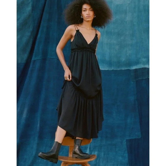 Abercrombie & Fitch Floaty Femme Ruffle V Neck Maxi Dress Black Sz XS - Picture 1 of 9